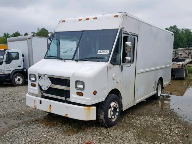 4UZAANBW44CN46834 - 2004 FREIGHTLINER CHASSIS M WHITE photo 2