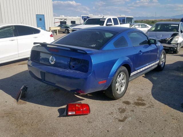 1ZVHT80N065103089 - 2006 FORD MUSTANG BLUE photo 4