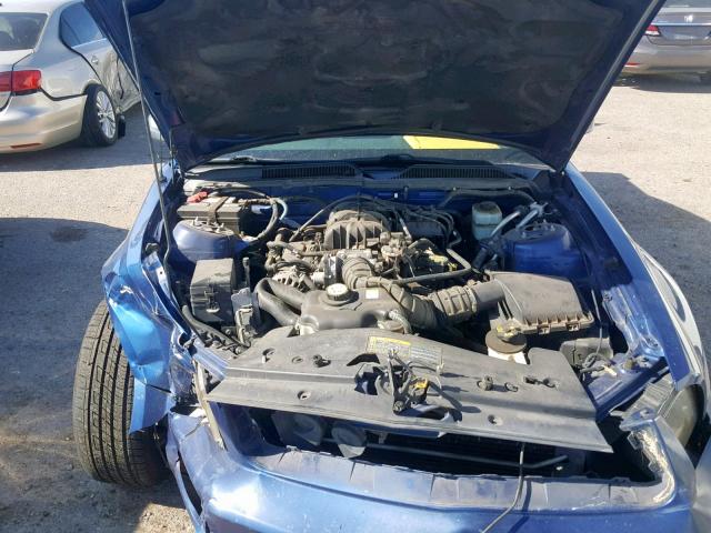 1ZVHT80N065103089 - 2006 FORD MUSTANG BLUE photo 7