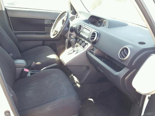 JTLKE50E881030229 - 2008 TOYOTA SCION XB Ақ фото 5