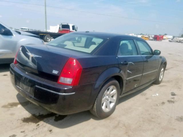 2C3KA53GX6H488233 - 2006 CHRYSLER 300 TOURIN BLACK photo 4