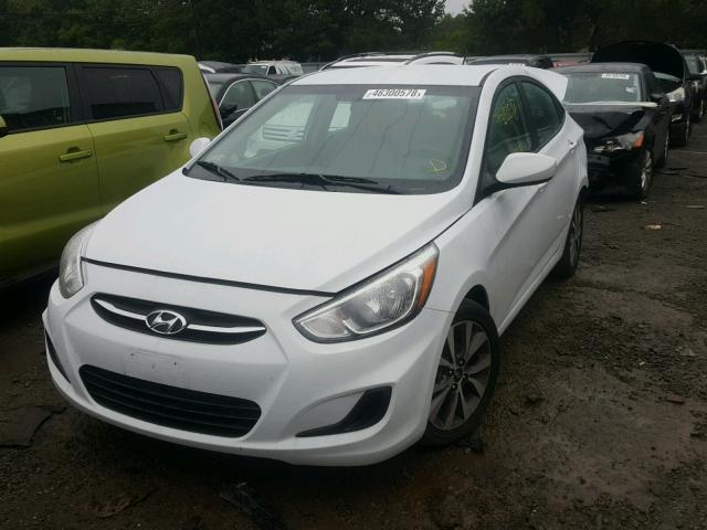 KMHCT4AE0HU379622 - 2017 HYUNDAI ACCENT SE WHITE photo 2