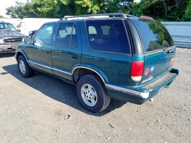 1GNDT13W8VK186792 - 1997 CHEVROLET BLAZER GREEN photo 3