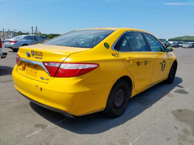 4T1BD1FK7FU155587 - 2015 TOYOTA CAMRY HYBR YELLOW photo 4