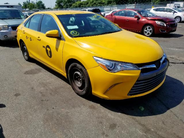 4T1BD1FK2FU154105 - 2015 TOYOTA CAMRY HYBR YELLOW photo 1