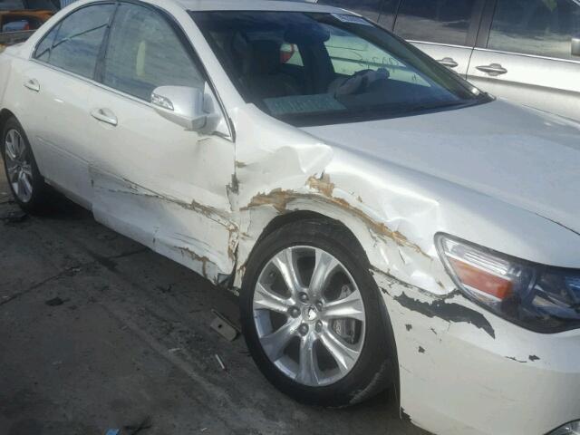 JH4KB2F65AC001265 - 2010 ACURA RL WHITE photo 9