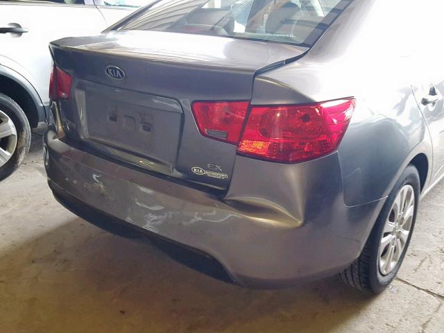 KNAFU4A22A5865253 - 2010 KIA FORTE EX GRAY photo 9