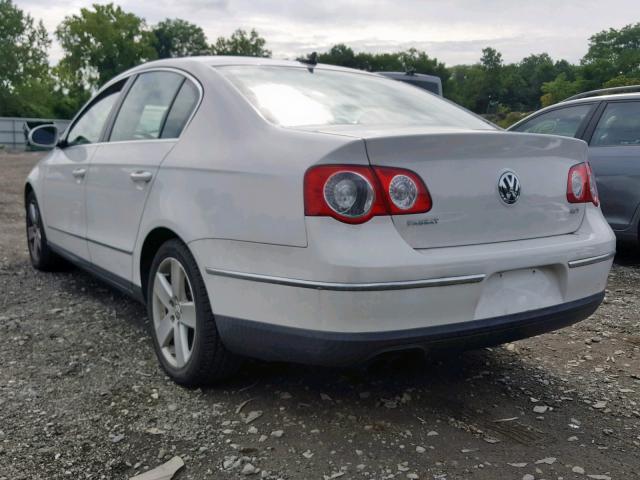 WVWAK73C48E252135 - 2008 VOLKSWAGEN PASSAT KOM WHITE photo 3