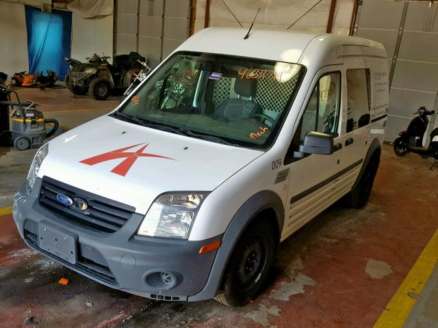 NM0LS6AN7AT026550 - 2010 FORD TRANSIT CO WHITE photo 2
