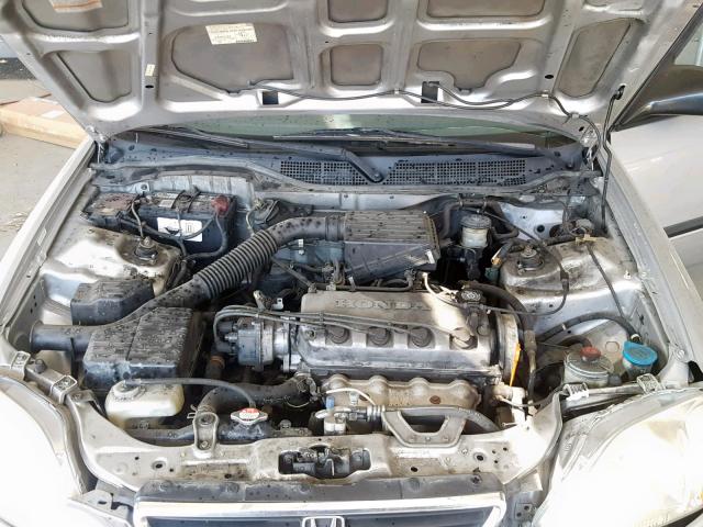 JHMEJ6621WS002995 - 1998 HONDA CIVIC DX SILVER photo 7