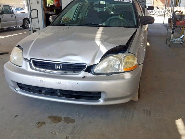 JHMEJ6621WS002995 - 1998 HONDA CIVIC DX SILVER photo 9