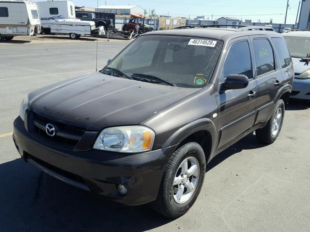 4F2CZ06176KM38336 - 2006 MAZDA TRIBUTE S BROWN photo 2