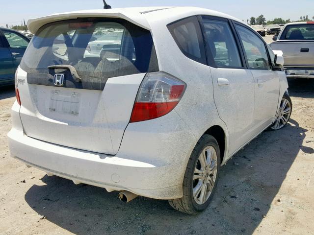 JHMGE8H40AC002786 - 2010 HONDA FIT SPORT WHITE photo 4