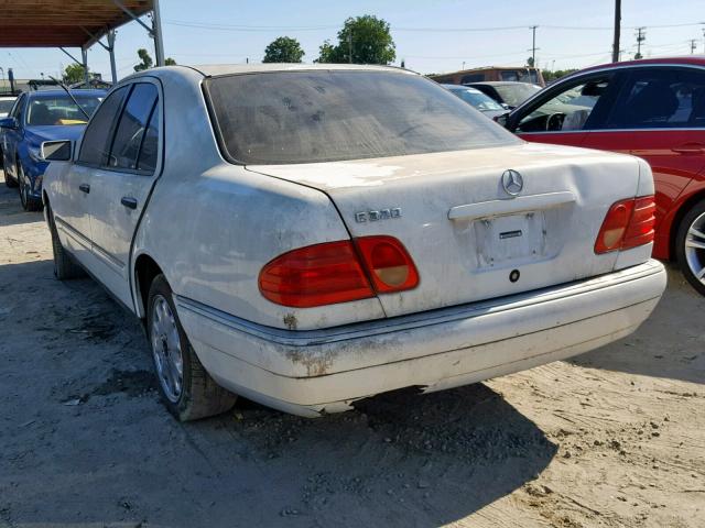 WDBJF65H6XA836760 - 1999 MERCEDES-BENZ E 320 WHITE photo 3