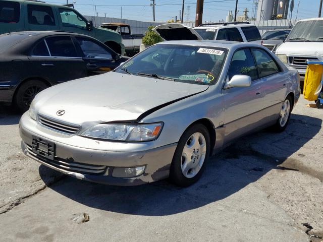 JT8BF28G2Y0282317 - 2000 LEXUS ES 300 SILVER photo 2