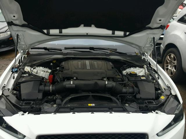 SAJAJ4BVXHA971466 - 2017 JAGUAR XE PREMIUM WHITE photo 7