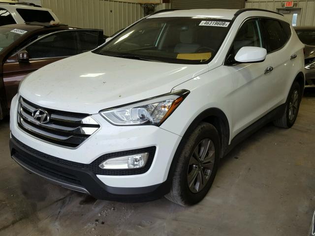 5XYZU3LB7GG359781 - 2016 HYUNDAI SANTA FE S WHITE photo 2