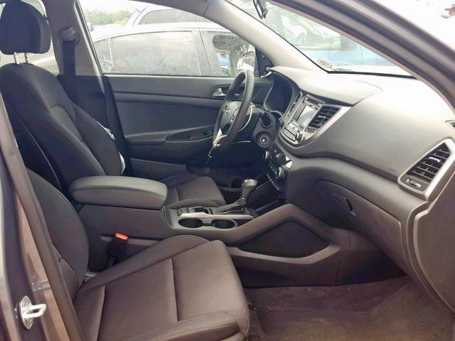 KM8J23A43HU330846 - 2017 HYUNDAI TUCSON SE GRAY photo 5