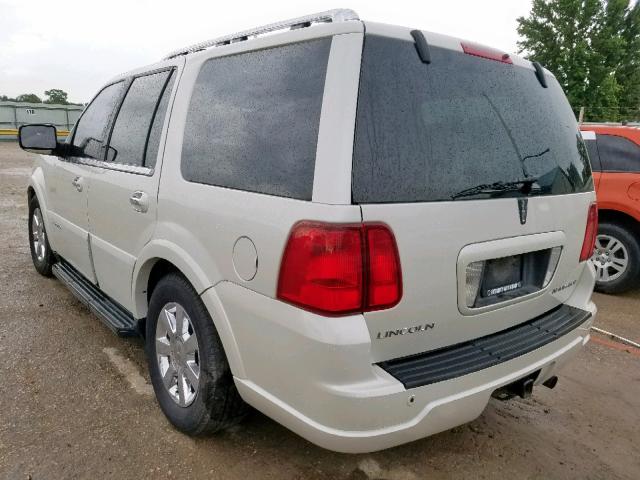 5LMFU28535LJ18410 - 2005 LINCOLN NAVIGATOR WHITE photo 3