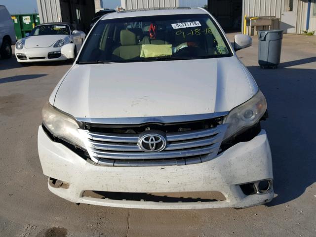 4T1BK3DB2BU417837 - 2011 TOYOTA AVALON BAS WHITE photo 9