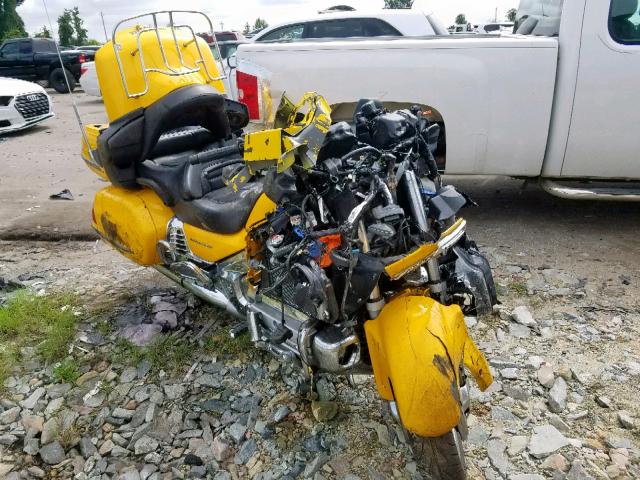 1HFSC47H3AA905286 - 2010 HONDA GL1800 YELLOW photo 1