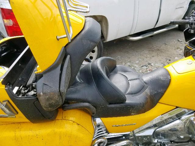 1HFSC47H3AA905286 - 2010 HONDA GL1800 YELLOW photo 6