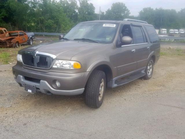 5LMFU28RX2LJ08343 - 2002 LINCOLN NAVIGATOR TAN photo 2
