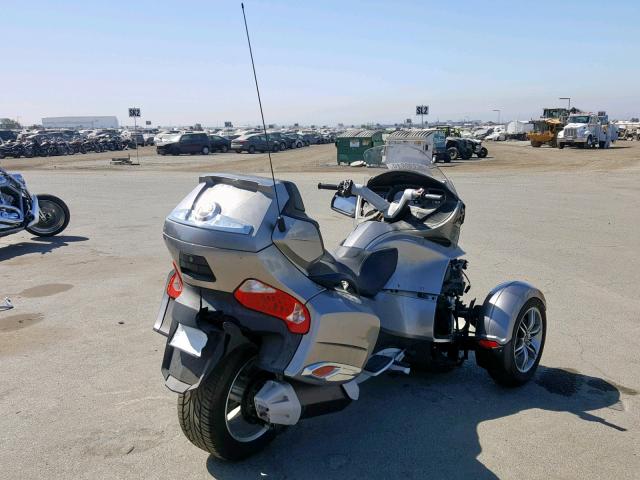 2BXJBWC13CV000548 - 2012 CAN-AM SPYDER ROA GRAY photo 4