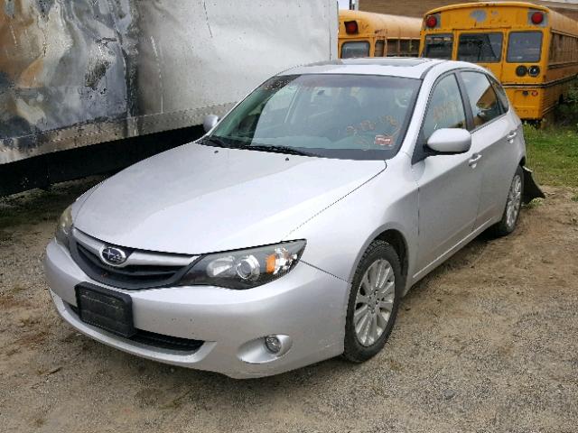 JF1GH6B64BH800130 - 2011 SUBARU IMPREZA 2. SILVER photo 2