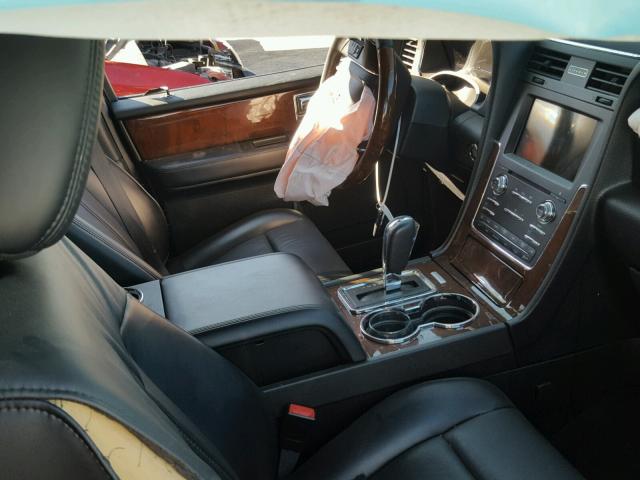 5LMJJ3JT1HEL13139 - 2017 LINCOLN NAVIGATOR Czarny zdjęcie 5