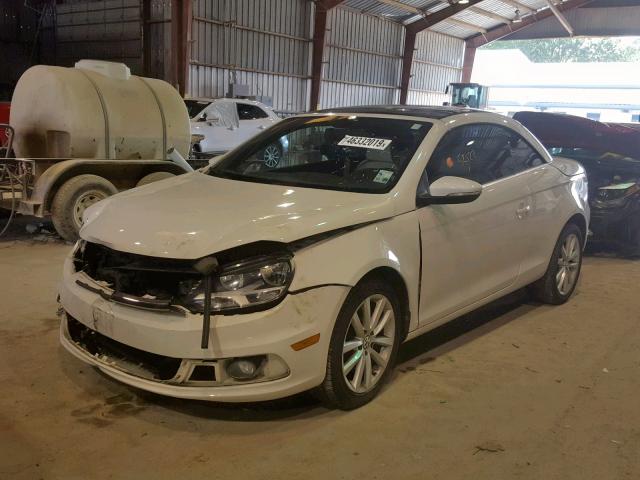 WVWBW8AH0EV006000 - 2014 VOLKSWAGEN EOS KOMFOR WHITE photo 2