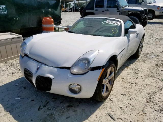 1G2MB35B17Y110918 - 2007 PONTIAC SOLSTICE WHITE photo 2