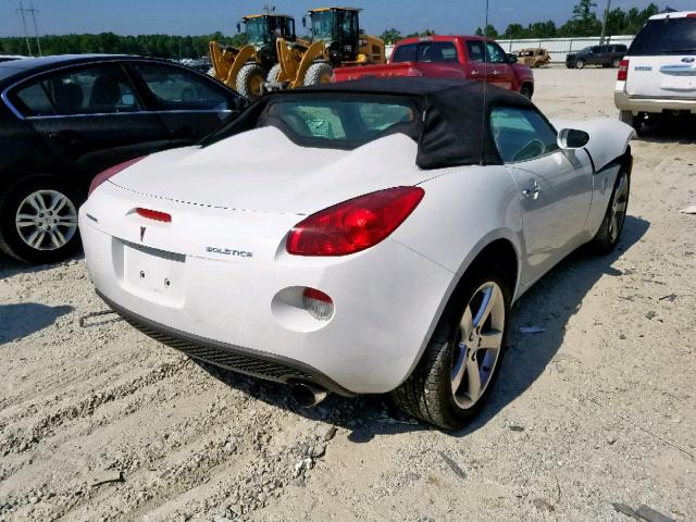 1G2MB35B17Y110918 - 2007 PONTIAC SOLSTICE WHITE photo 4