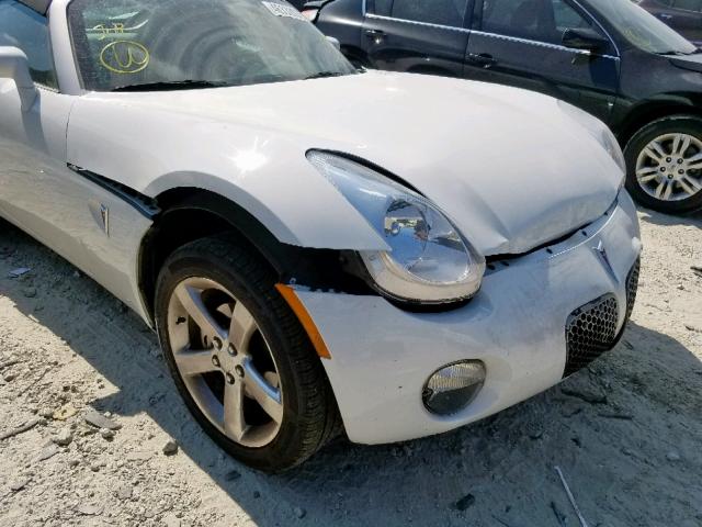 1G2MB35B17Y110918 - 2007 PONTIAC SOLSTICE WHITE photo 9