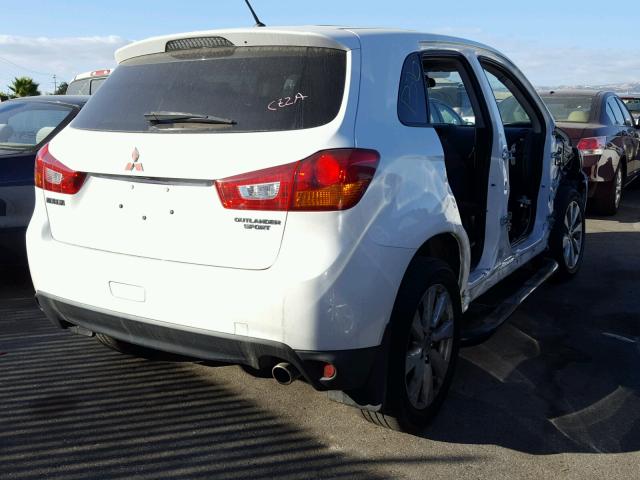 4A4AR3AU6DE011504 - 2013 MITSUBISHI OUTLANDER WHITE photo 4