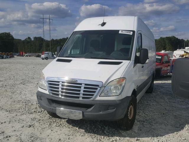 WDYPE8CC6B5552424 - 2011 FREIGHTLINER SPRINTER 2 WHITE photo 2