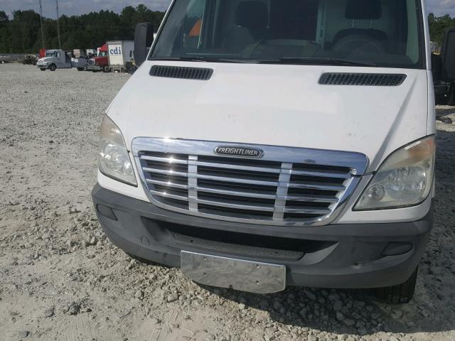 WDYPE8CC6B5552424 - 2011 FREIGHTLINER SPRINTER 2 WHITE photo 9