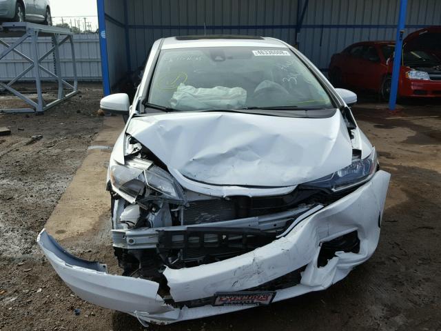 3HGGK5H85JM721544 - 2018 HONDA FIT EX WHITE photo 9