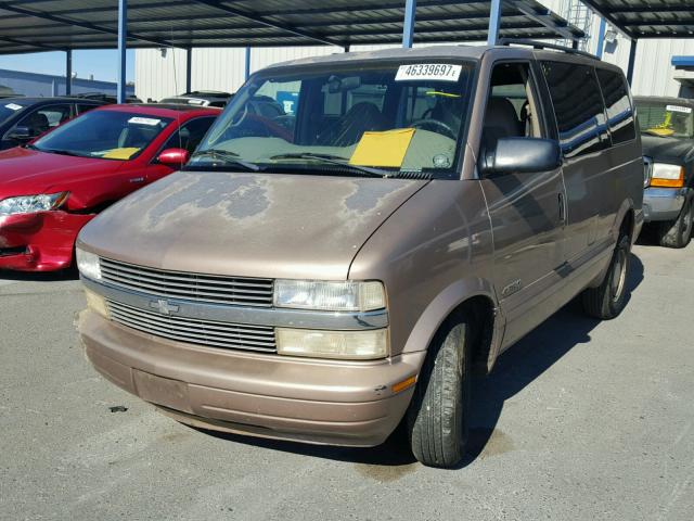 1GNDM19W3WB155021 - 1998 CHEVROLET ASTRO BROWN photo 2