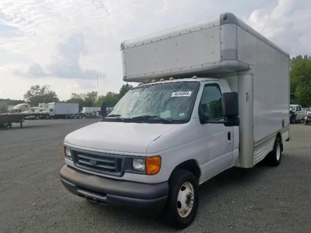 1FDXE45S46DA65531 - 2006 FORD BOX TRUCK WHITE photo 2