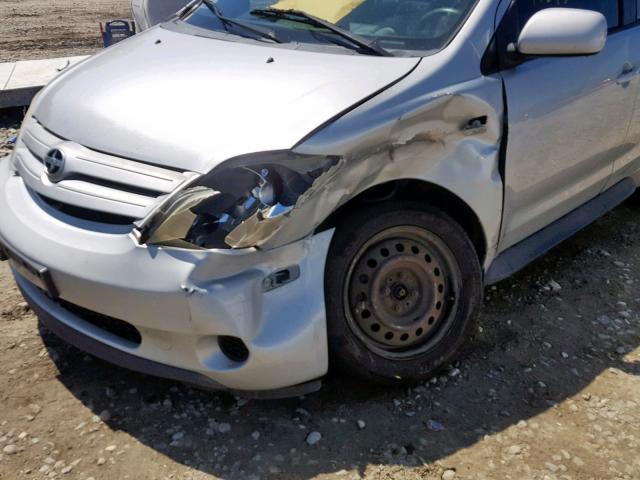 JTKKT624050095761 - 2005 TOYOTA SCION XA SILVER photo 9