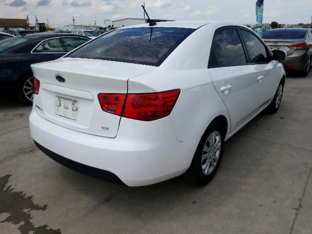 KNAFU4A23D5648444 - 2013 KIA FORTE EX WHITE photo 4