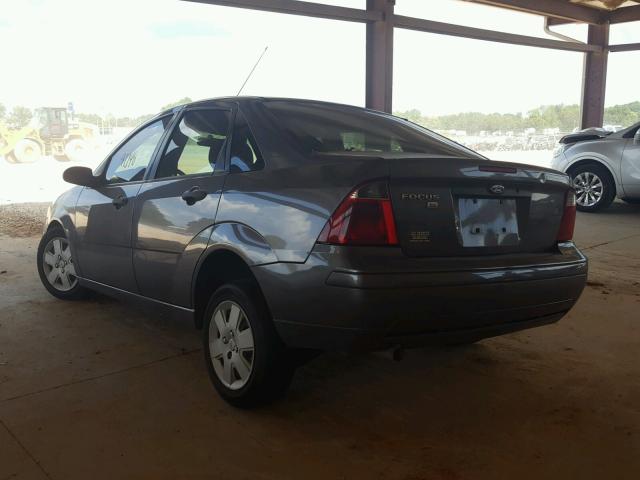 1FAHP34NX7W166139 - 2007 FORD FOCUS ZX4 GRAY photo 3