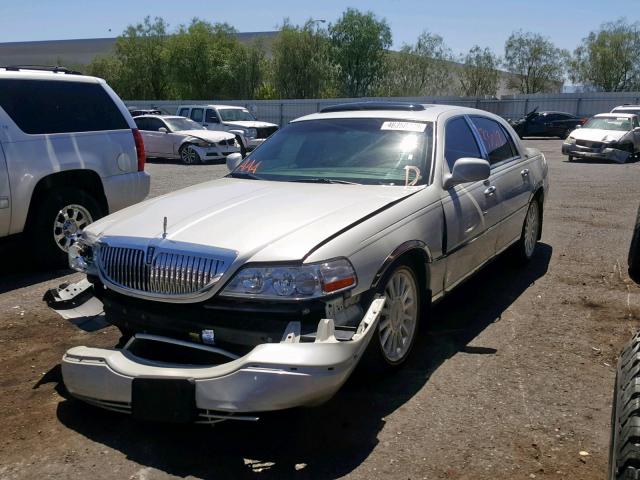 1LNHM82W05Y601887 - 2005 LINCOLN TOWN CAR S BEIGE photo 2