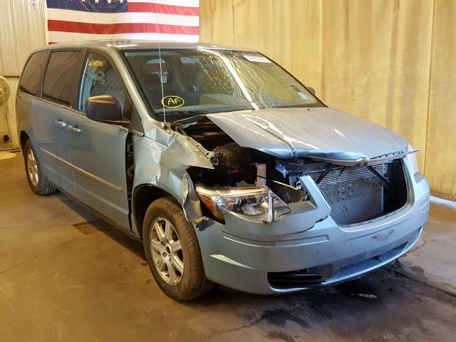 2A4RR2D11AR351755 - 2010 CHRYSLER TOWN & COU GREEN photo 1