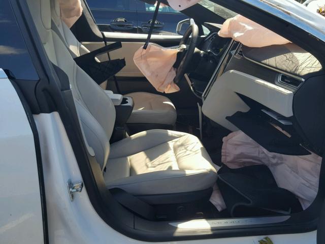 5YJSA1E24GF128324 - 2016 TESLA MODEL S თეთრი ფოტო 5