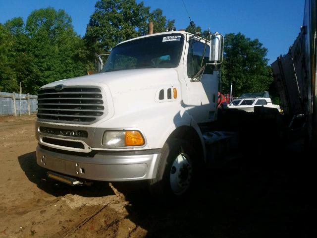 2FWBA3DL96AV92782 - 2006 STERLING TRUCK A 9500 WHITE photo 2