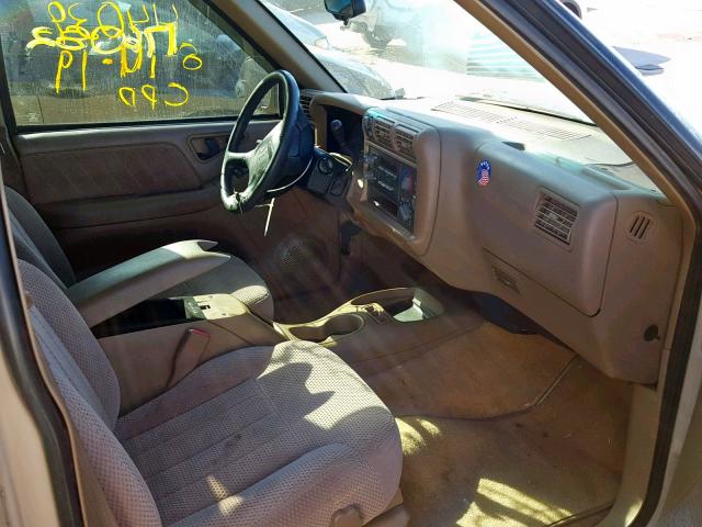 1GNDT13WXS2221134 - 1995 CHEVROLET BLAZER TAN photo 5