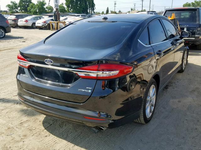 3FA6P0LUXHR386142 - 2017 FORD FUSION SE BLACK photo 4