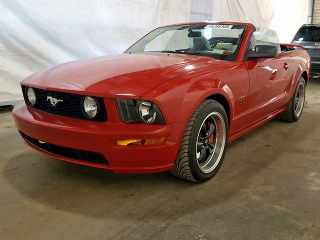 1ZVFT85H155233200 - 2005 FORD MUSTANG GT RED photo 2